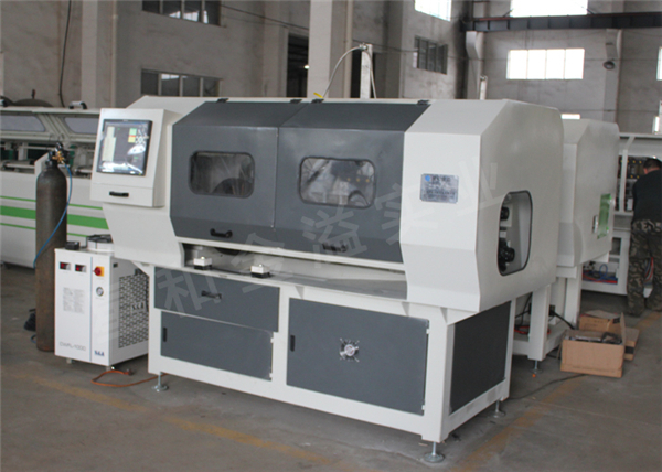 鋪設(shè)針刺無(wú)紡棉布的方法